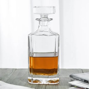 High Quality DECANTER AND SET 11892